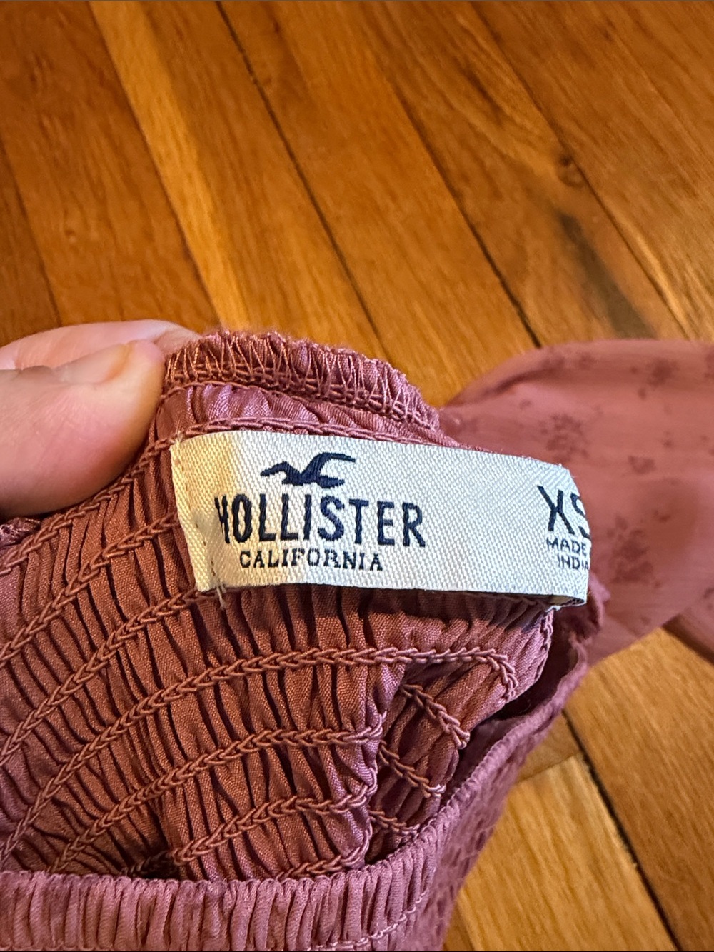 Hollister Dusty Rose Smocked Puff-Sleeve Crop Top - Picture 2 of 2